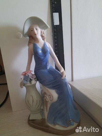 Фарфоровые статуэтки