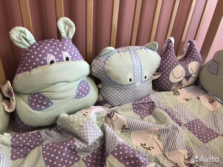 Бортики подушки в кроватку