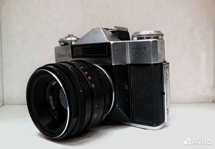 Фотоаппарат «Зенит-Е» с олимпийской символикой