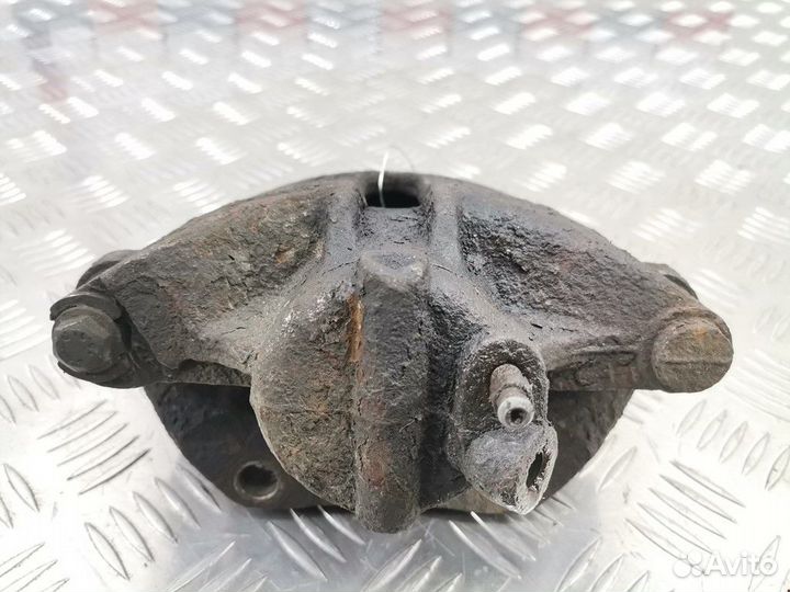 Суппорт передний правый Renault Kangoo рест. 2007