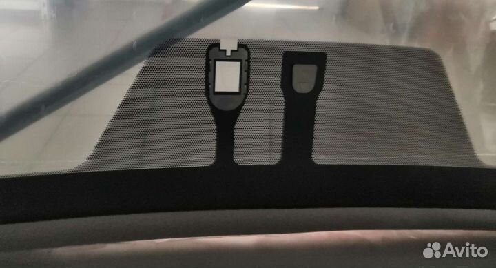 Стекло лобовое Toyota RAV4 2018-2023