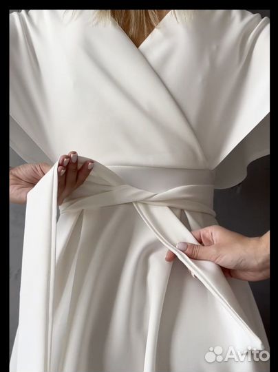 Белое платье