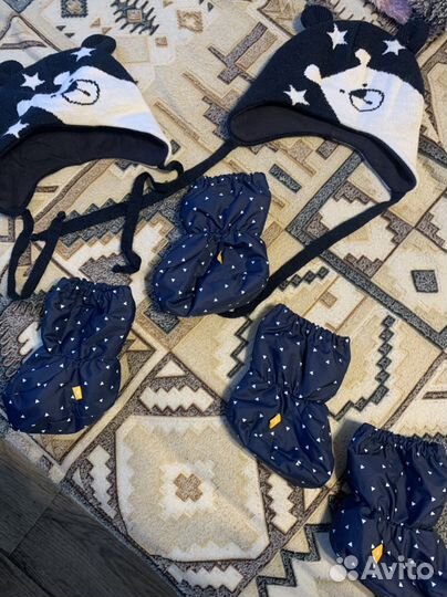 Шапочки и пинетки