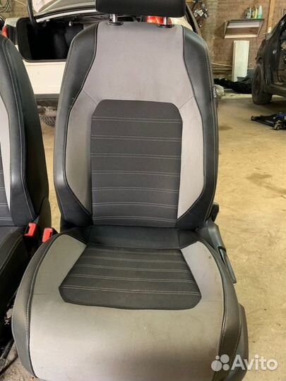 Сиденья комплект Volkswagen Jetta 6 CTH 1.4 TSI