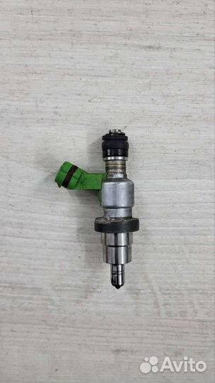 Форсунка на toyota voxy R60