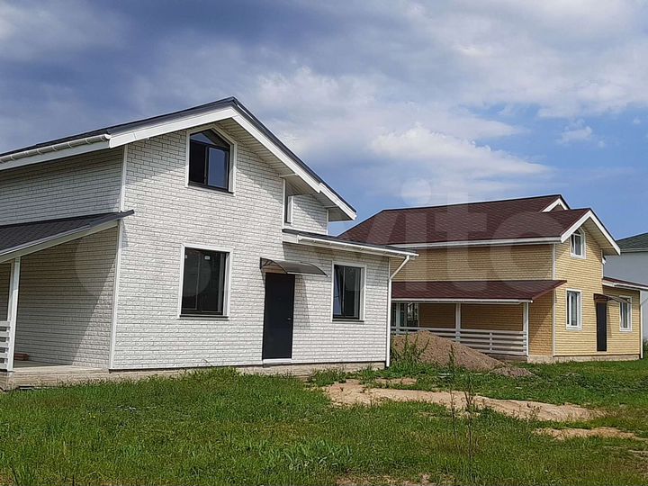 Коттедж 209 м² на участке 9 сот.