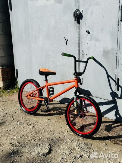 Трюковой велосипед BMX