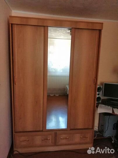 Шкаф купе с зеркалом бу