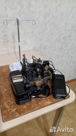 Швейная машинка оверлок бу