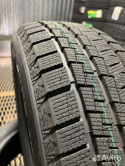 Kapsen SnowShoes AW33 255/50 R20 123T
