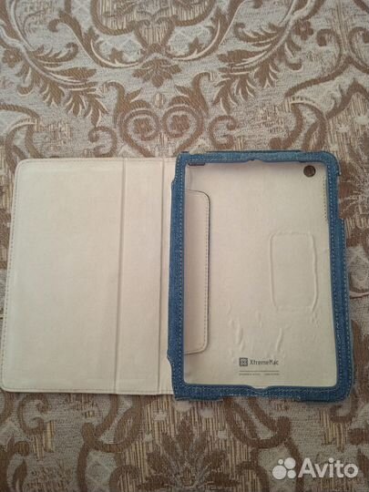 Чехлы на телефон