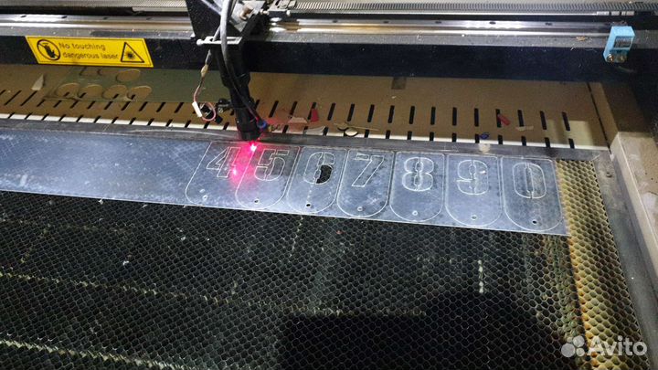 Лазерный раскройщик и гравер