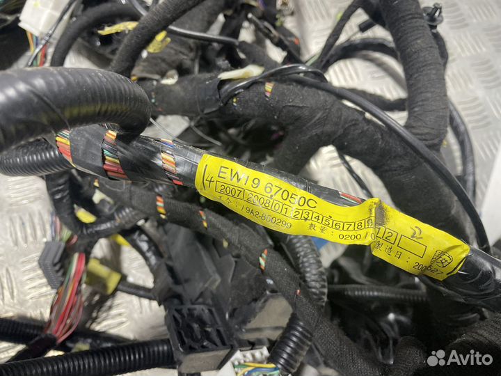 Проводка салона Ford Escape 2 2.3