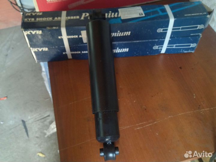 Амортизатор задний для VW Transporter T2 T3