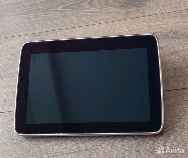 Дисплей мультимедийной системы