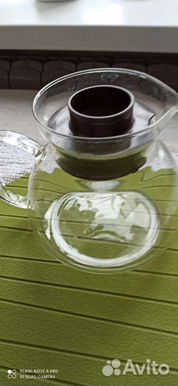 Заварочный чайник и кружечки