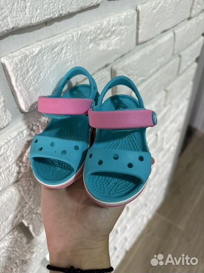 Сандали crocs