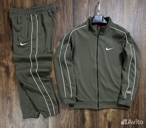 Спортивные костюмы Nike