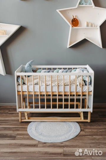 Детская кровать на колесах