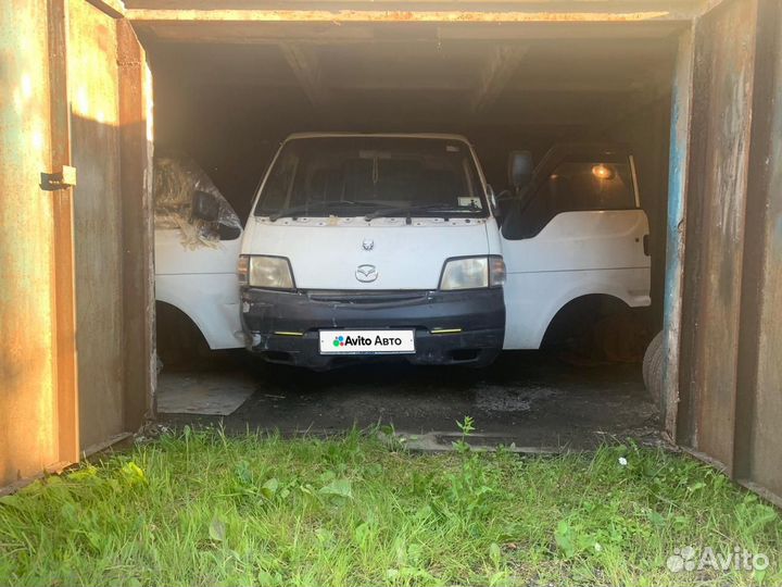 Mazda Bongo 2.0 МТ, 2002, битый, 272 000 км