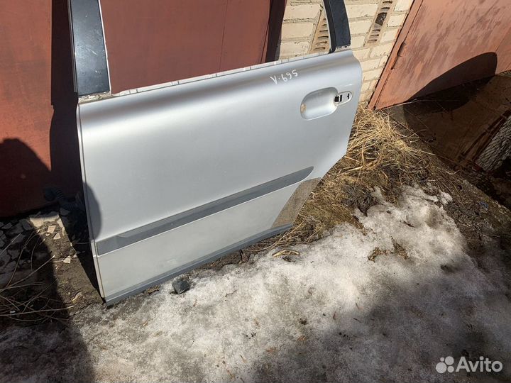 Volvo XC90 дверь задняя левая серебро