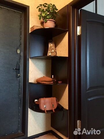 Встраиваемая угловая полка