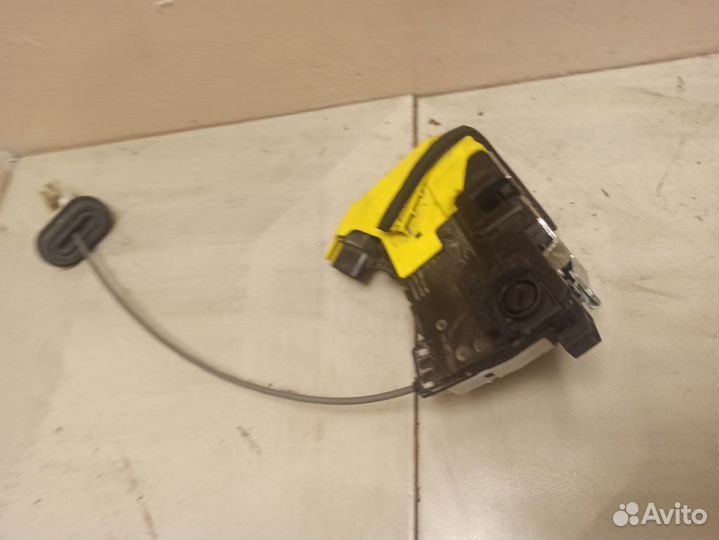 Замок двери задней правой