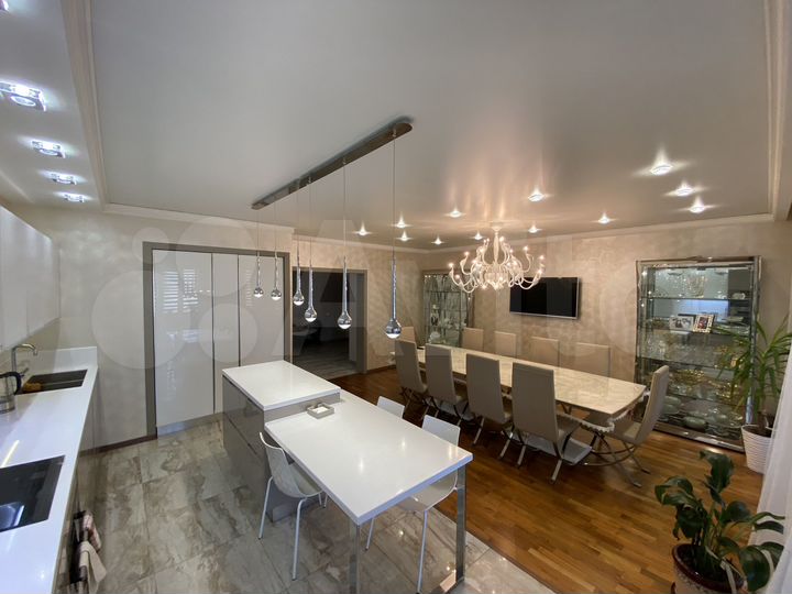 4-к. квартира, 290 м², 3/15 эт.