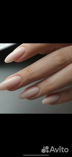 Модель на ногти