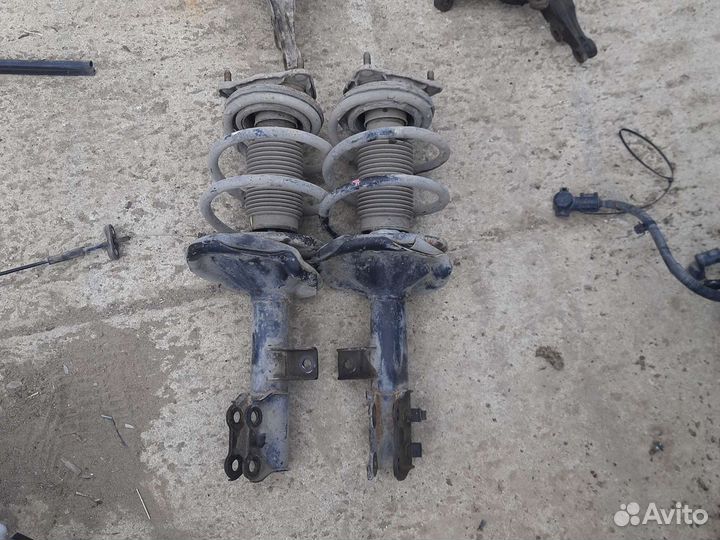 Стойки передние Киа Сид 1