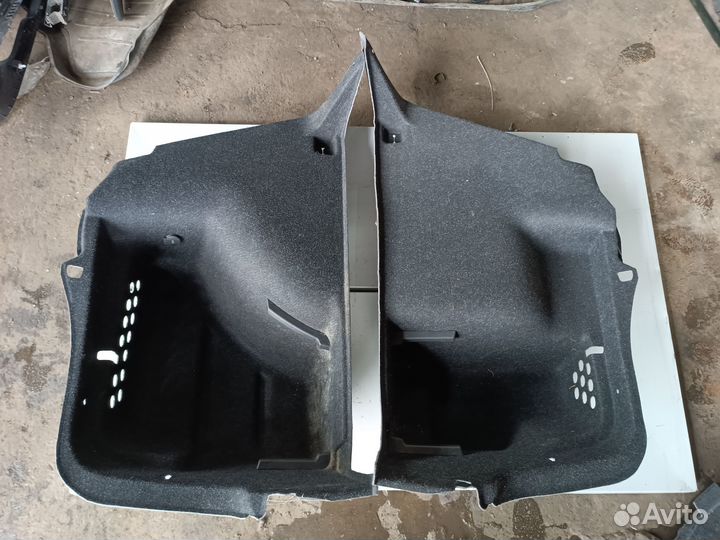 Обшивка багажника Skoda Rapid