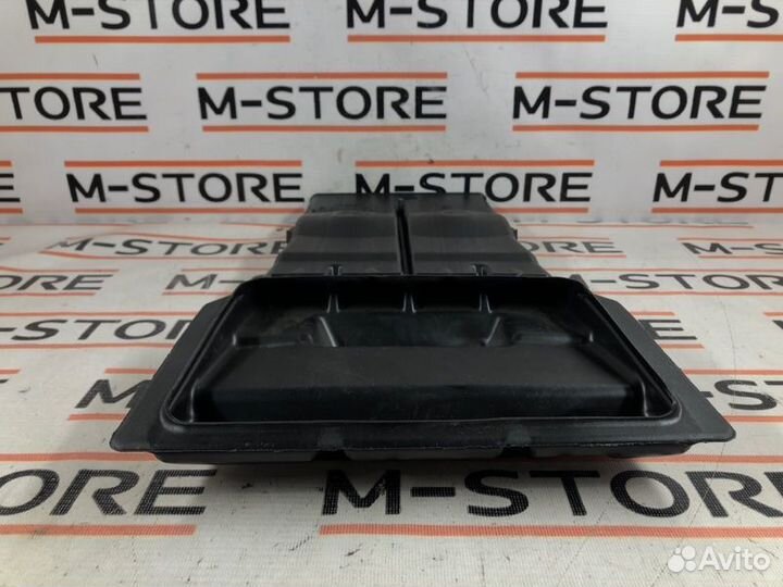 Воздуховод левый Mercedes-Benz E-Class W211