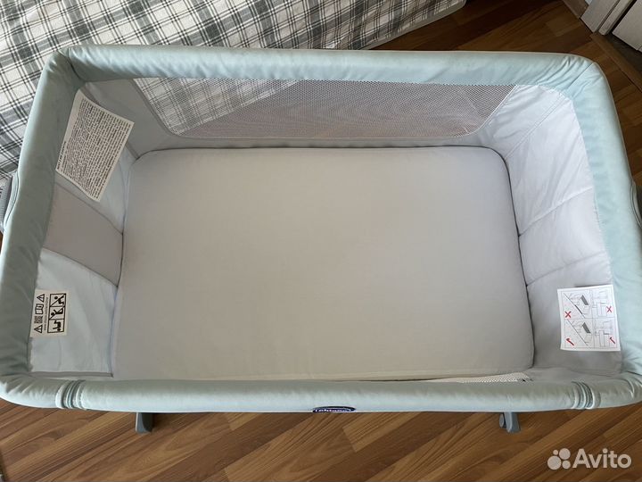 Приставная кроватка Chicco Essential