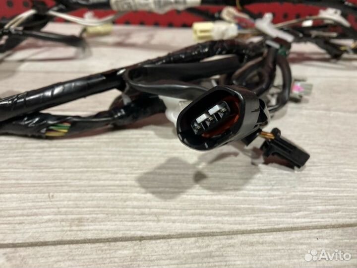 Проводка крышки багажника Toyota Avensis универсал