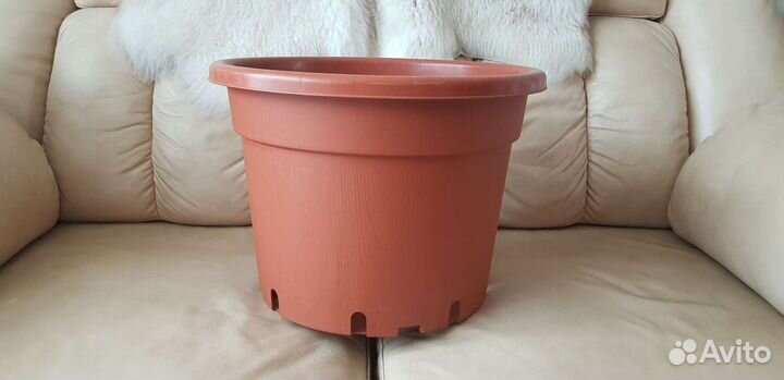 Цветочный горшок большой