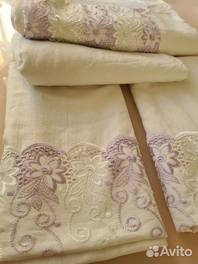 Комплект белого постельного белья 1.5