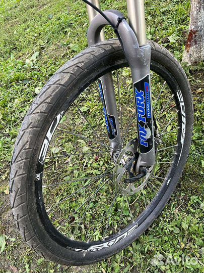 Велосипед specialized