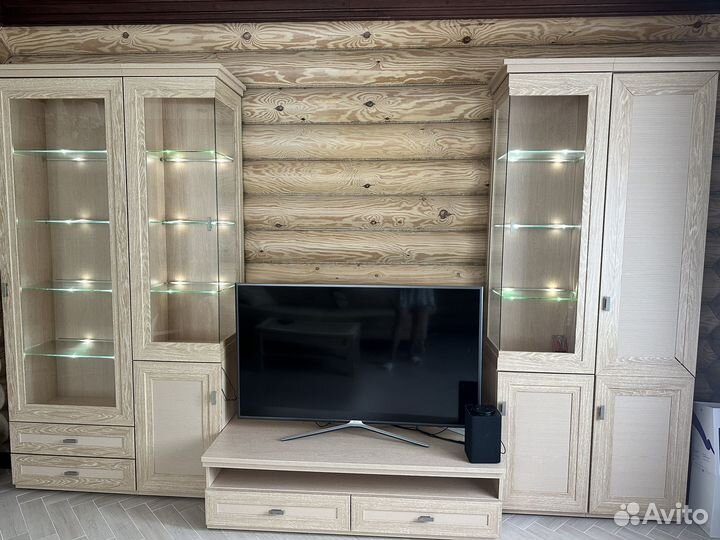 Продам стенку с подсветкой