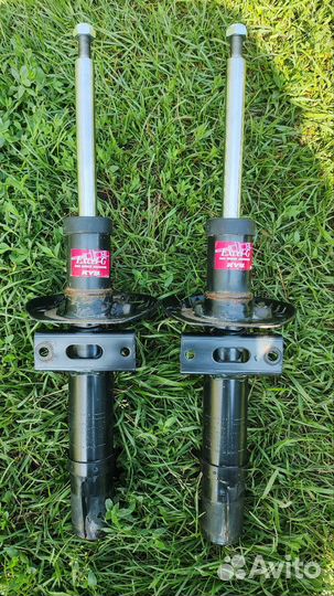 Стойки амортизатора KYB Polo/Rapid