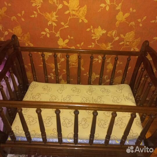 Детская кроватка