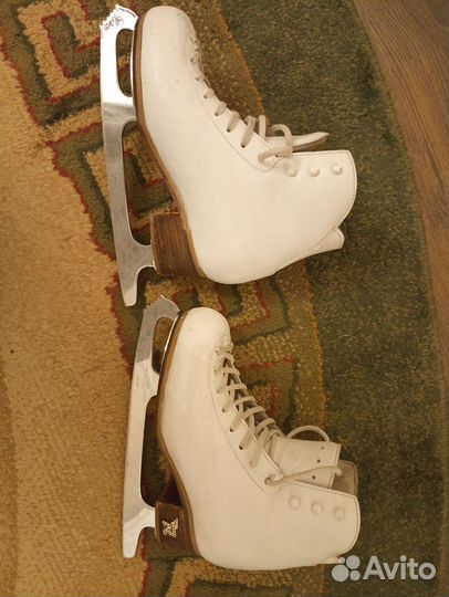 Фигурные коньки risport