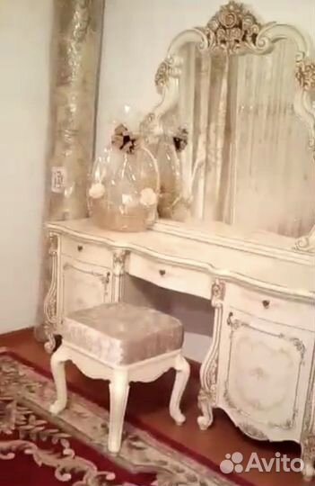 Спальный гарнитур новый