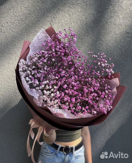 Гипсофила цветная в букете доставка