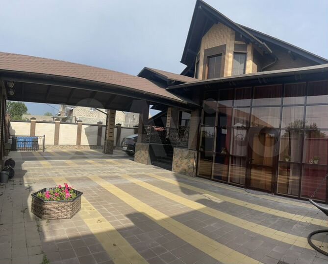 Дом 335 м² на участке 6 сот.