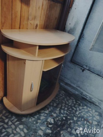 Стеклянная тумба под тв