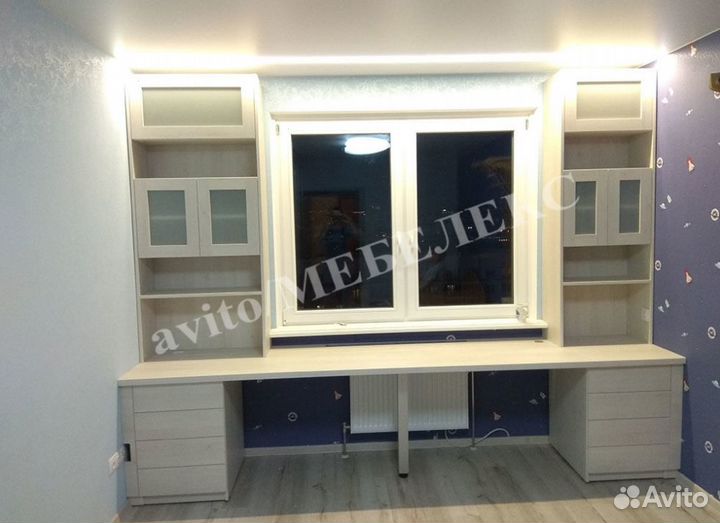 Рабочая зона у окна