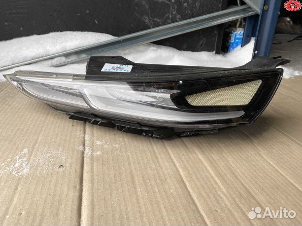 Фара дневного света левая Hyundai Santa Fe 4 TM