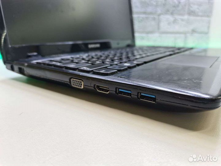 П.6446 Samsung 350e i7(3TH) 8 GB 700HDD