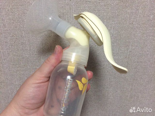 Молокоотсос medela ручной