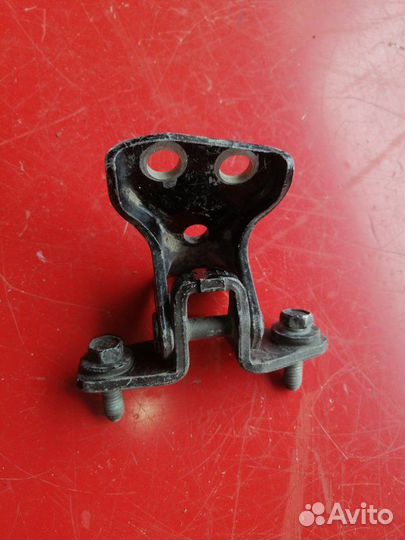 Петля двери Mitsubishi Lancer 9